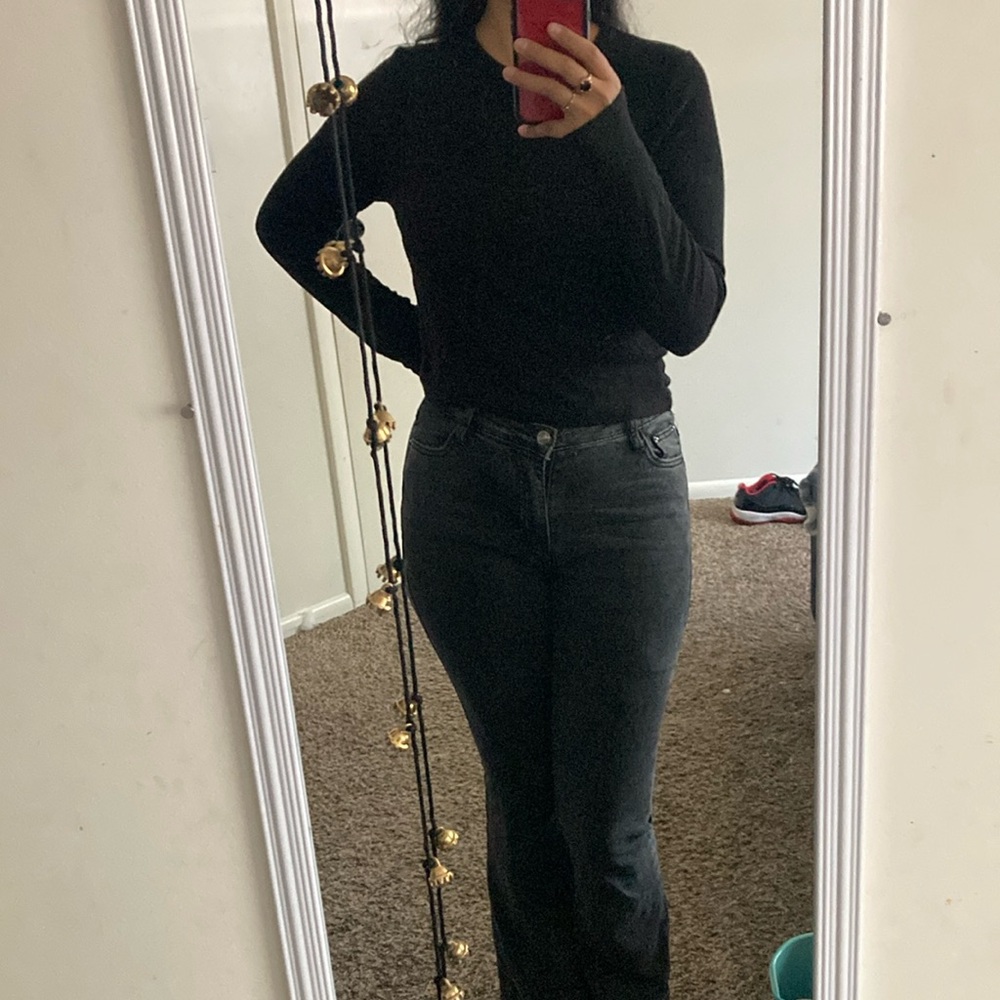 Jon & Anna Black Crop Top